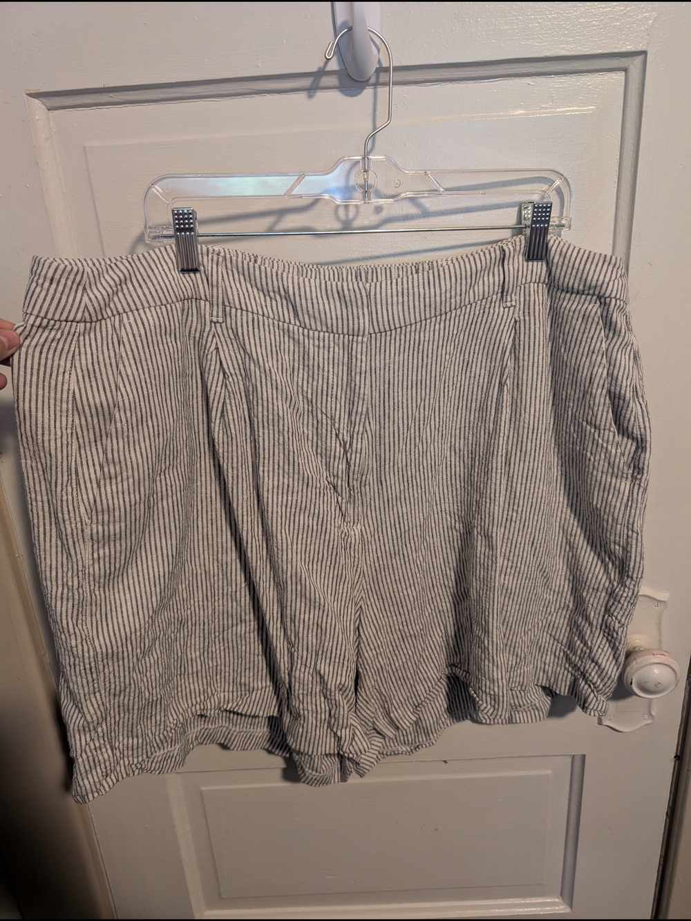 Old Navy High-Waist Striped Linen-Blend Shorts in White and Dark Grey